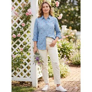 Talbots Light Wash Denim Chambray Heart Embroidered Button Down Shirt Medium M
